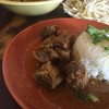 ข้าวราดแกงเนื้อ .