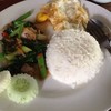 ข้าวคะน้าหมูกรอบ กลมกล่อม อร่อยดี