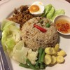 ข้าวผัดน้ำพริกลงเรือ