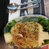 ข้าวผัดสับปะรดโรยด้วยเม็ดมะม่วงหิมพานต์หมูหยองค่ะ 
