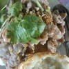 ข้าวหมูกระเทียมไข่ดาว