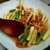 หน่อไม้ฝรั่งผัดกุ้งเสียบ