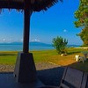 วิวพาโนรามา ที่เหมือนกระท่อมคือบริเวณด้านในร้านค่ะ กิ๊ฟมานั่งตรงศาลา