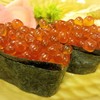 ซูชิไข่ปลาแซลมอน 180.-