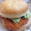 Burgerไก่ $2.9 พร้อมน้ำและfrench Fies
