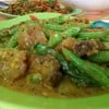 ผัดเผ็ดหมูกรอบ