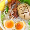 ก๋วยเตี๋ยวหมูตุ๋นลูกชิ้นยักษ์ (55 บาท เพิ่มไข่ต้มยางมะตูม 10 บาท)