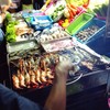กุ้งเผา ทำกันริมถนนเลย