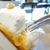 Coconut Cream Pie  ข้างในเนื้อมะพร้าว หอมมันมาก ๆ 