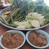 ผักสด+น้ำพริก (ฟรี)