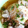 ก๋วยเตี๋ยวขลุกขลิกกระดูกอ่อน (40 บาท)