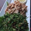 Shawarma Chicken กับทาบูเล่สลัด และฮุมมุส