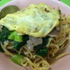 หมี่กรอบราดหน้าหมู+ไข่ดาว