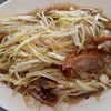 ผัดกุยช่ายขาวหมูกรอบ