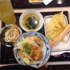 เซ็ทข้าวหน้าไก่ทอดสไปซี่เลมอน