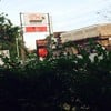 ร้านริมถนน ถ่ายจากในร้าน