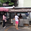 มีคนมาซื้อตลอดร้านนี้