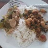 แกงหมูกับผัดกะเพรา