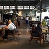 บรรยากาศมุมกว้างของร้าน