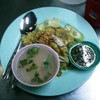 ข้าวหมกไก่พิเศษ ราคา20บาท ถ้ากินในเมืองอาจจะถึง40บาท รสชาติจัดว่าดีเลยทีเดียว