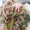 ผัดหมี่กระเฉดรวมมิตรทะเล ทั้งกุ้ง ปลาหมึก เต็มๆจานเลยฮะ