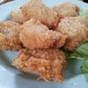 เริ่มด้วยทอดมันกุ้ง ชิ้นพอดีคำทอดกำลังดีกรอบนอกนุ่มในอร่อยดีครับ
