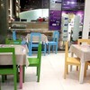 บริเวณที่นั่งสีสันสดใส
