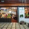ด้านหน้าร้าน (แอบถ่ายติดพี่นุชเจ้าของร้านด้วย)