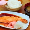 Salmon Teri Set หรือชุดข้าวแซลมอนย่างซีอิ้ว (130 บาท)