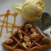 nutty waffle 95 บาท