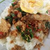 กะเพราหมูไข่ดาว