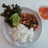 ผัดกะเพรากุ้ง ดูข้าวกับผักสิ! 49 บาทสิ!