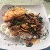 กะเพราไก่เนื้อเน้นๆ ใบกะเพราเยอะดี