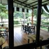 โต๊ะนั่งด้านนอก