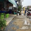 อยู่ริมถนนเลย. หาง่าย