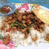 กระเพราไก่ไข่ดาว
