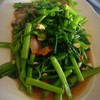 ผัดผักบุ้งหมูกรอบ
