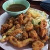 ข้าวไก่ทอดราดซอสมะขาม + ไข่ดาว (40 บาท)