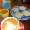 ร้านขนมถ้วยจิบกาแฟเก๋ๆ. ในเกาะเกร็ดค่าา 