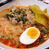 ก๋วยเตี๋ยวต้มยำหมูหมักไข่มะตูม. (65 บาท)