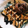 วาฟเฟิล + ไอศกรีมช็อกโกแลต อร่อยมากค่ะ ^^