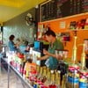 พี่ๆเจ้าของร้าน ทำเองทุกอย่าง