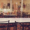 ในร้านเรียบๆ