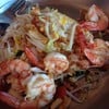 ผัดไทกุ้งสด กุ้งตัวกำลังดีไม่เล็กเกินไป
