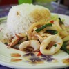 ข้าวผัดกระเพราปลาหมึก 35 บาท