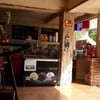 บรรยากาศภายในร้าน ฝั่งขายชา + ไอติม 