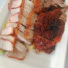 อันนี้คือ เฉโป จานกลาง จะมี เป็ดย่าง หมูกรอบ และหมูแดง เสริฟพร้อม