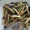 เห็ดโคนผัดน้ำมันหอย
