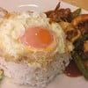 ข้าวผัดพริกแกงทะเล ไข่ดาวคะ