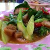คะน้าหมูกรอบ